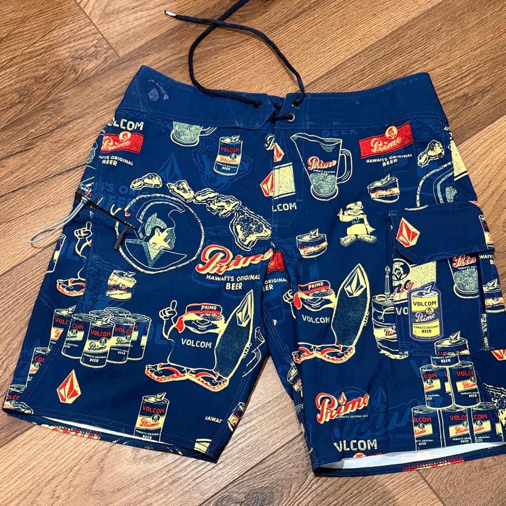 Volcom Stone • Navy Graphic Swim Shorts (31)
